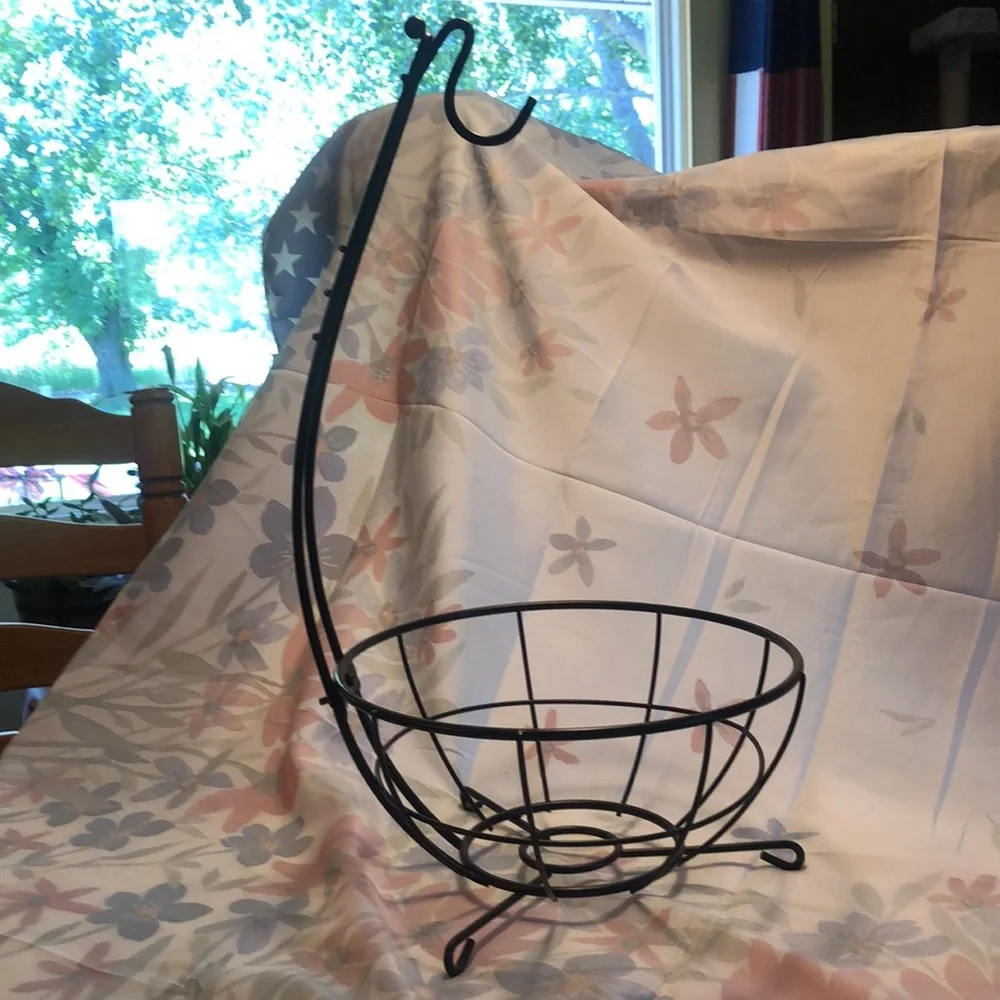 Wire Fruit Bowl/Basket w/Banana Tree Hanger 11”x20.5”